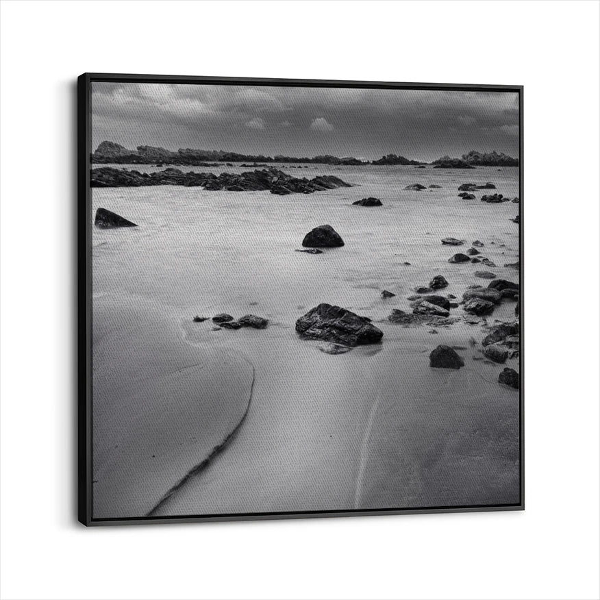 framed-canvas-black
