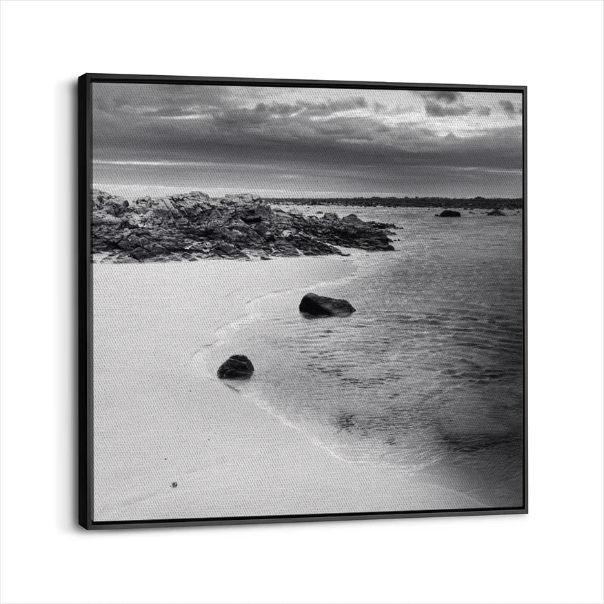 framed-canvas-black