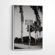 framed-canvas-white