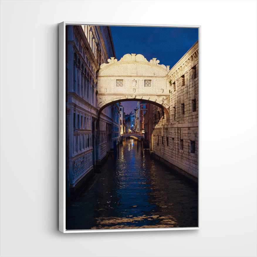 framed-canvas-white