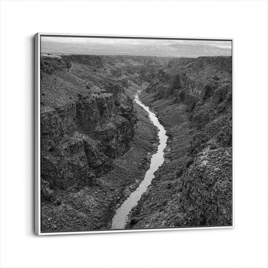 framed-canvas-white