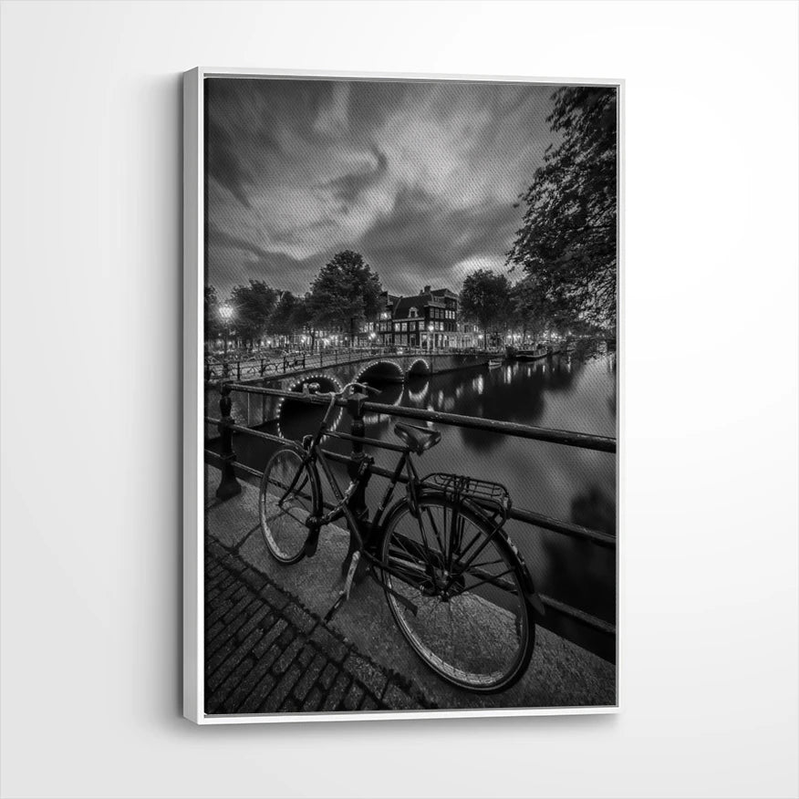 framed-canvas-white