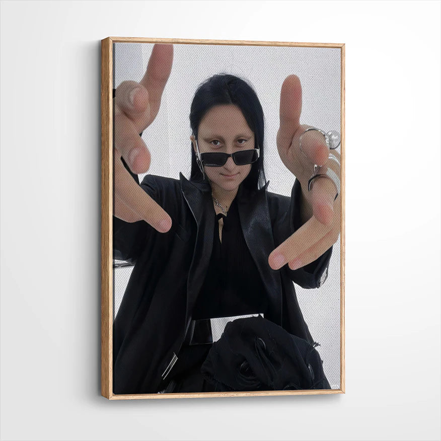 framed-canvas-natural-wood